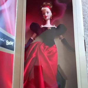 Winter Splendor Barbie. Avon Exclusive 1998 Edition (NIB)